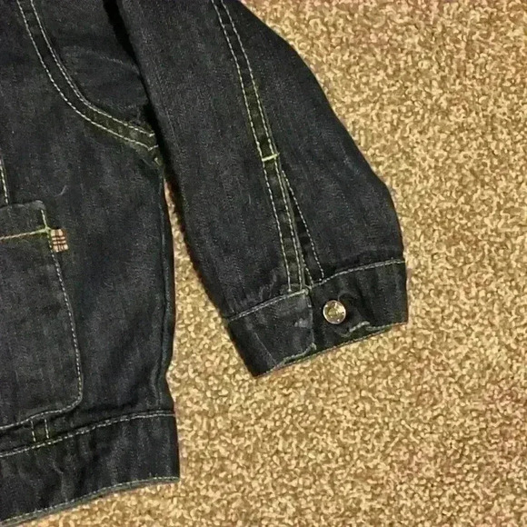 Burberry kids Jean jacket. Missing snap on left sleeve. Size 3. - Picture 2 of 12